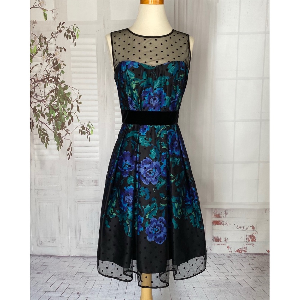 Eliza J Floral Party Dress Size 8 Fit and Flare Black Blue Sleeveless Full Skirt